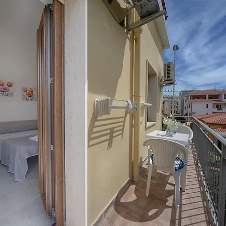 בית הארחה Casa Lucia אולביה