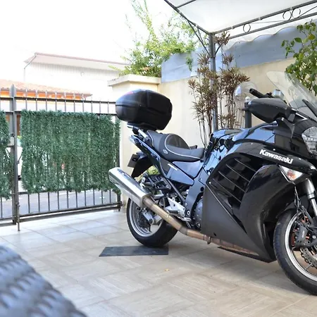 בית הארחה Casa Lucia 3*