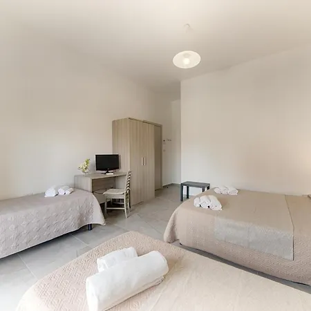 Casa Lucia ゲストハウス 3*