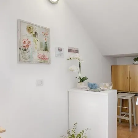 Casa Lucia بيت ضيافة أولبيا